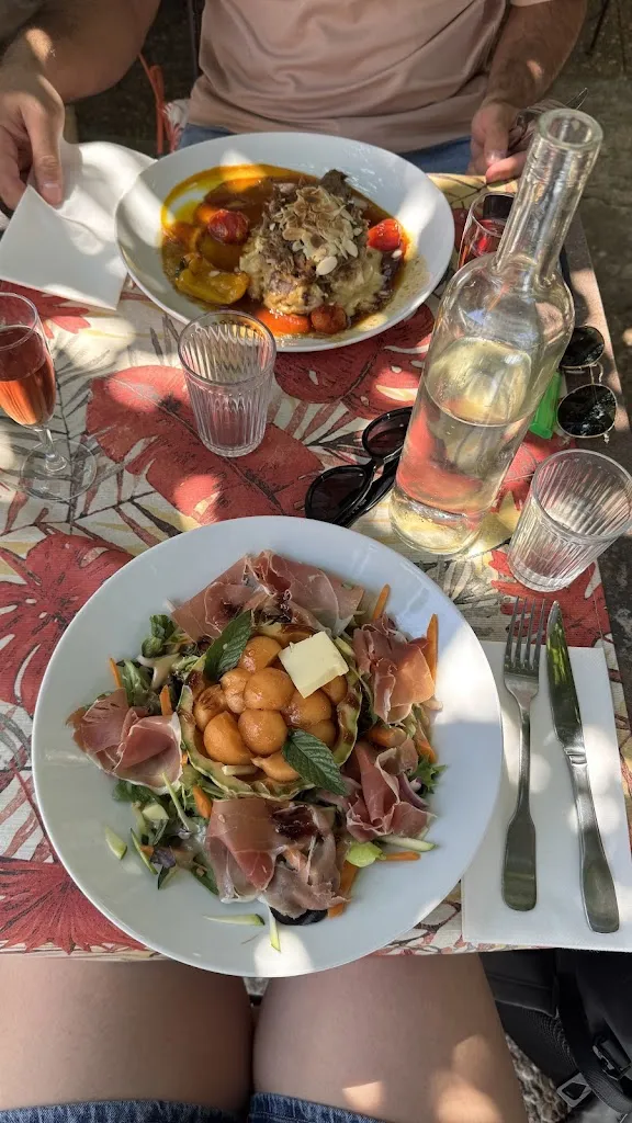 Zhina Ardalan_La vanne marel_Fontaine-de-Vaucluse_review