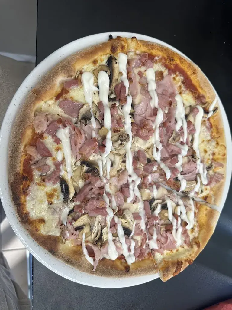 Robert Sifuna_Pizzeria Felice_Roissy-en-France_review