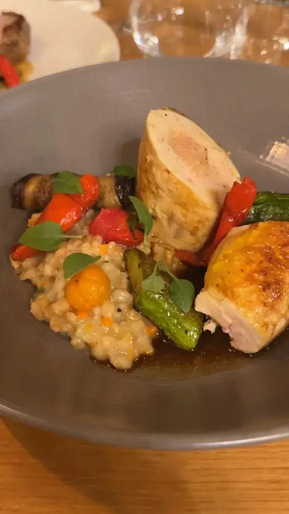 Le Château Olive et Raisin, restaurant, épicerie provençale, cave à vin NOUVEAU PROPRIETAIRE_Fontaine-de-Vaucluse_slider_image_2