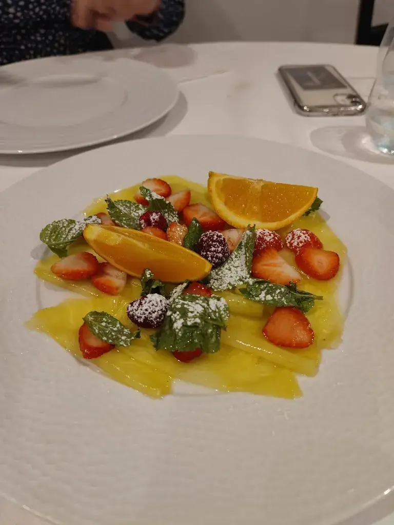 Damien Thieffry_Le Grand Charles_Roissy-en-France_review