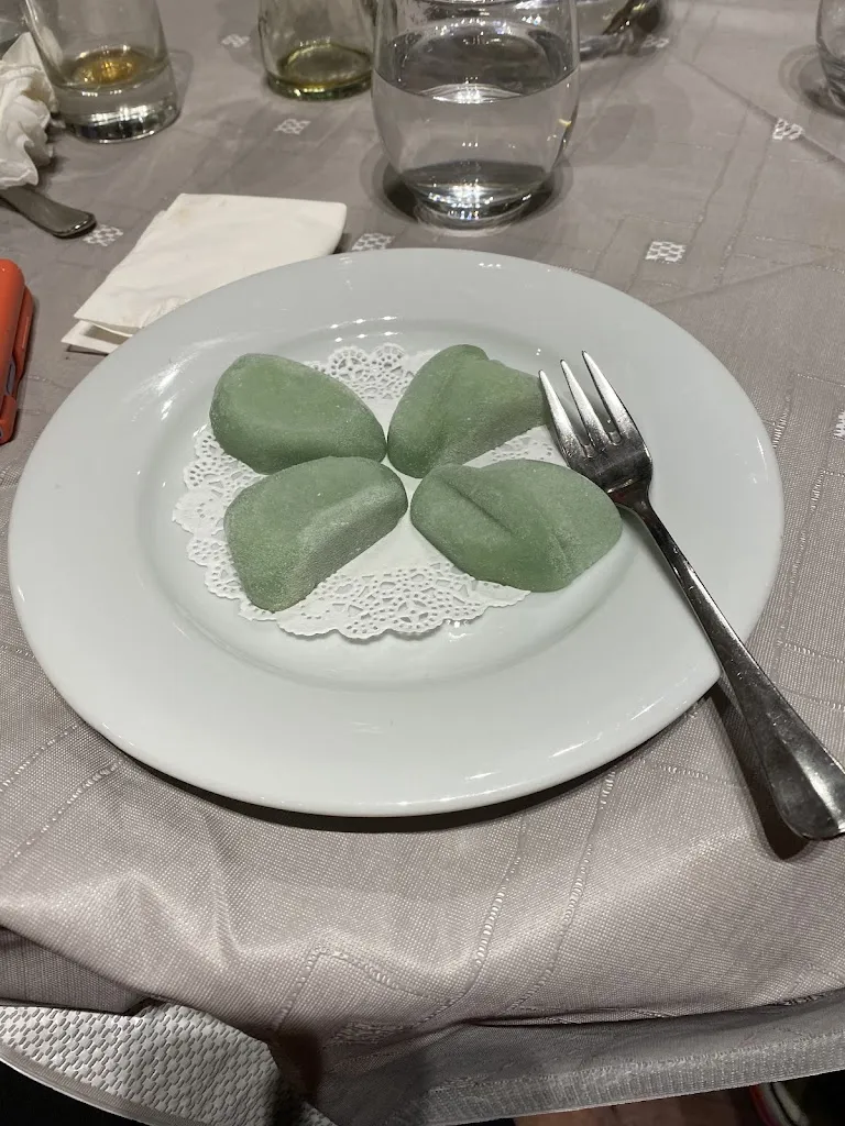 Sheena Yap Chan_Les Fleurs du Cerisier (新桃园）_Roissy-en-France_review