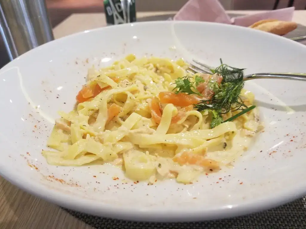 Sherman Miller_Le Park_Roissy-en-France_review