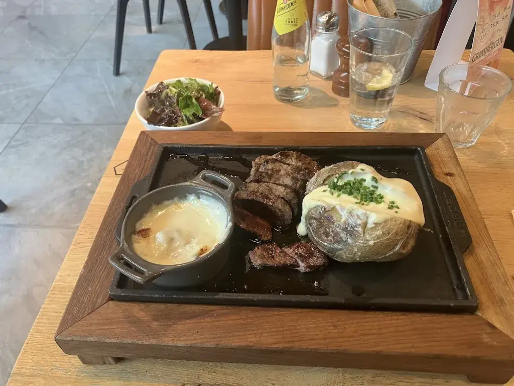 Andrej Hostnik_Hippopotamus Steakhouse_Tremblay-en-France_review