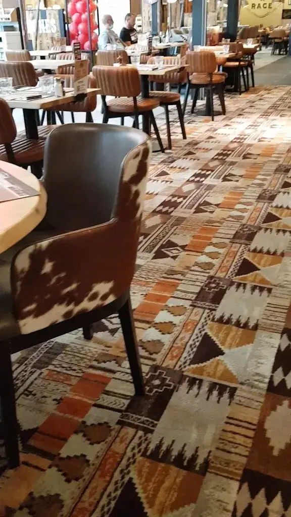 Hippopotamus Steakhouse_Tremblay-en-France_slider_image_2