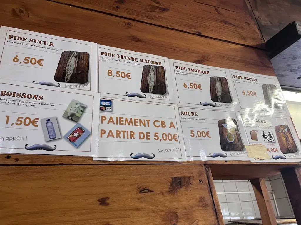 Sundus Zafar_Chez Moustache_Saint-Denis_review