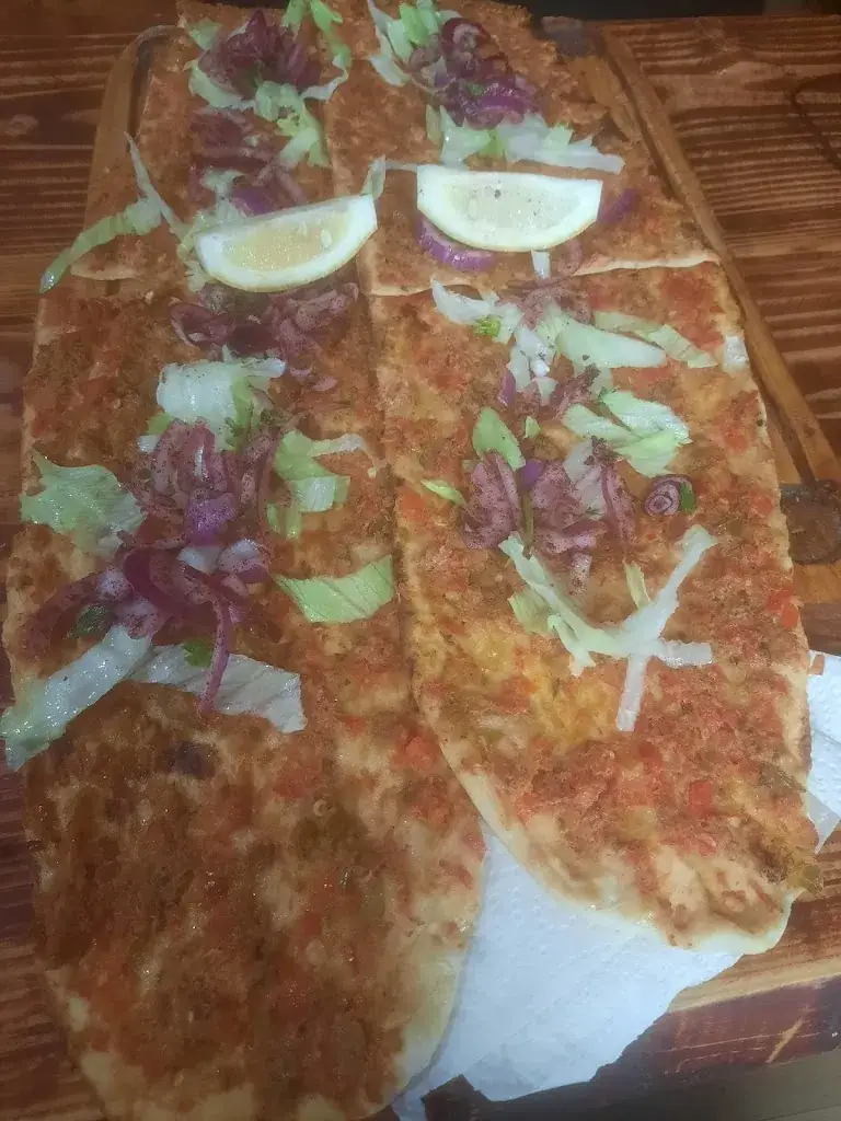 T M_Chez Moustache_Saint-Denis_review