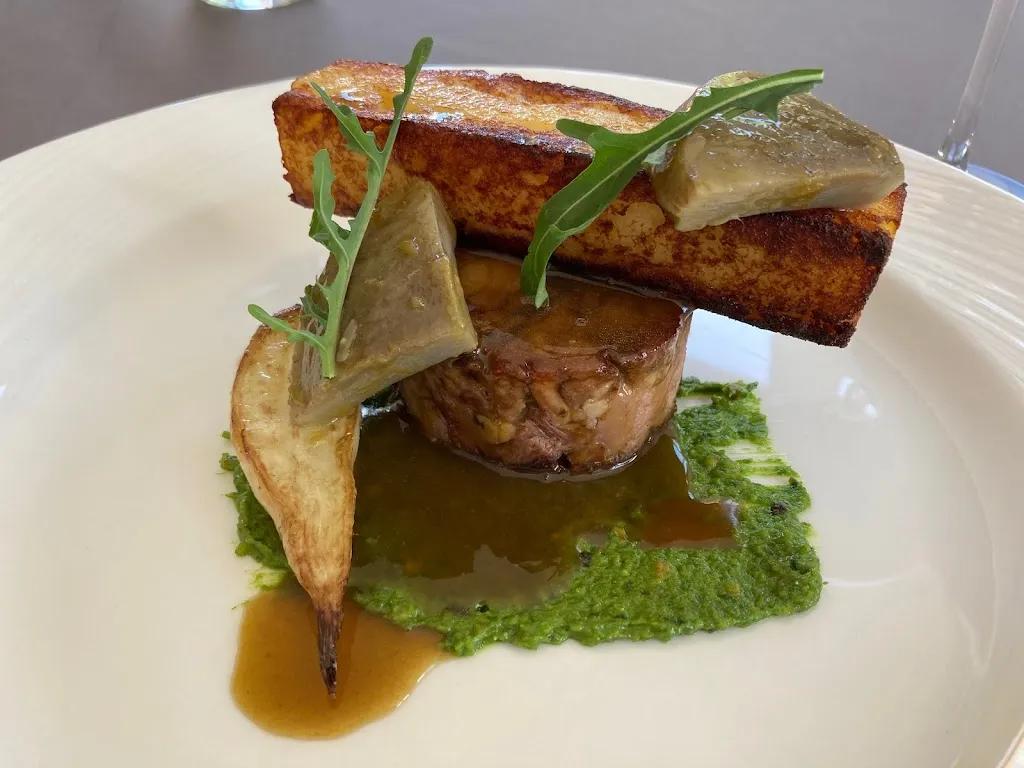 MetT restaurant_Lurcy_slider_image_2