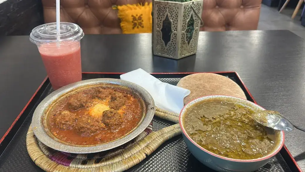 Le Makgreb1_Saint-Denis_slider_image_3