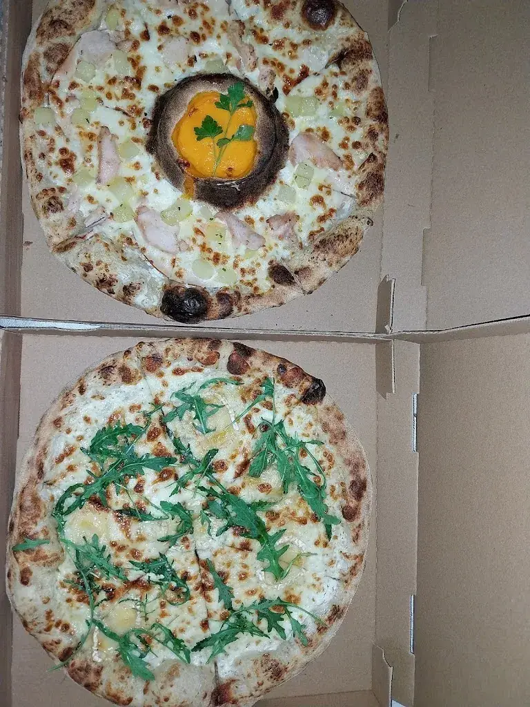 Nad Dah_LA DOLCE PIZZA_Saint-Denis_review