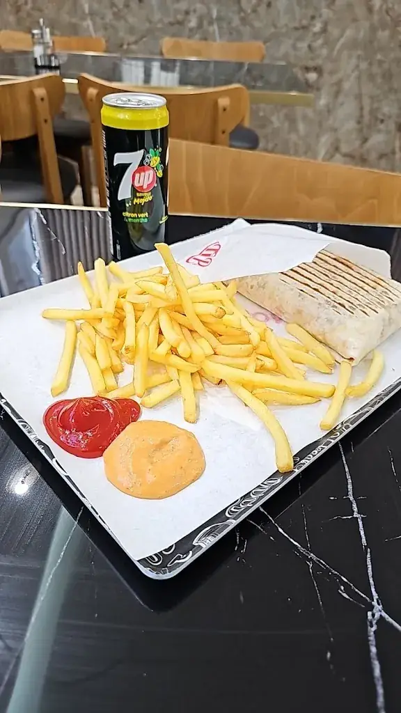 CHËF KEBAP_Saint-Denis_slider_image_2