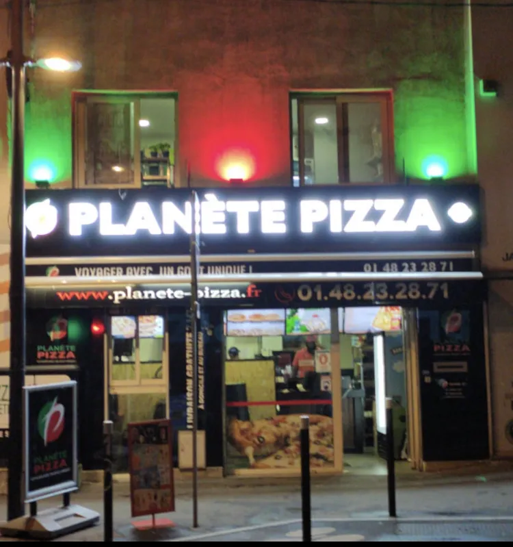 Planète Pizza restaurant in Saint-Denis