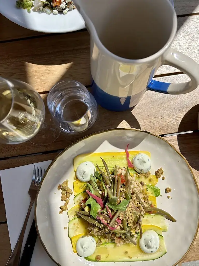 Ece Muratoğlu_Canopy_Échirolles_review