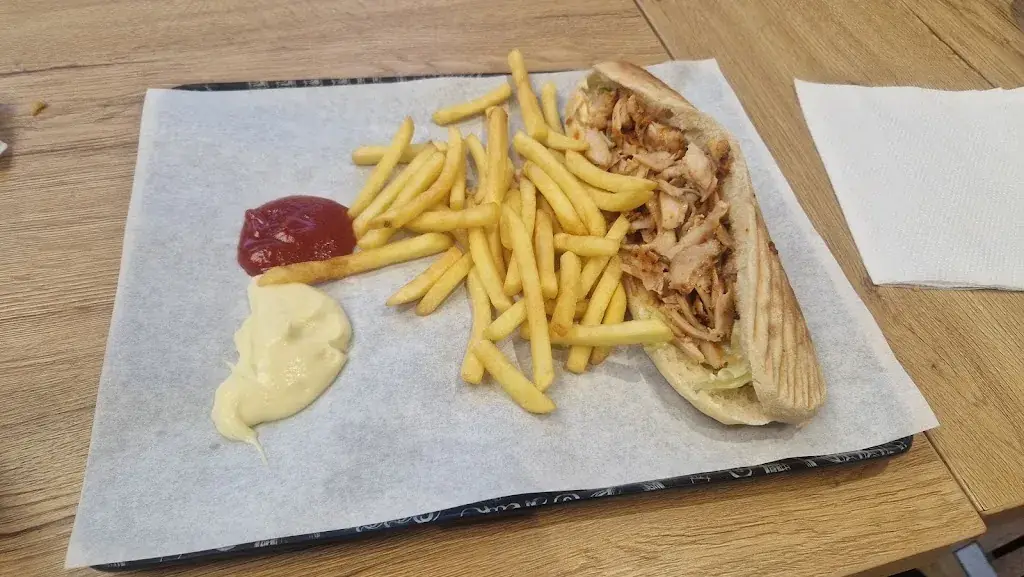 lanimwar_932 MAITRE KEBABIER - AVS_Saint-Denis_review