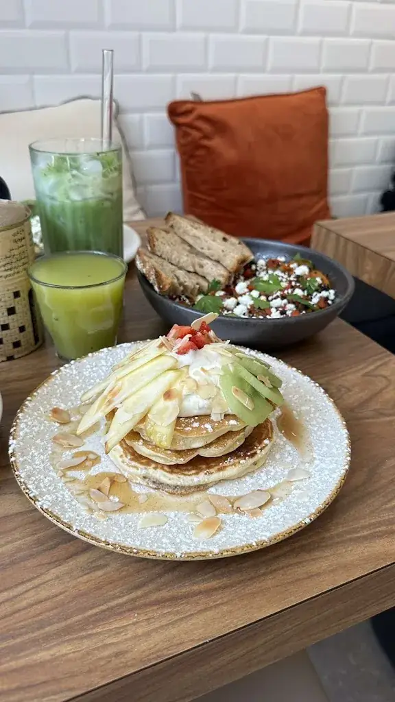 Philippine T_Anémone Café_Saint-Leu-la-Forêt_Bewertung