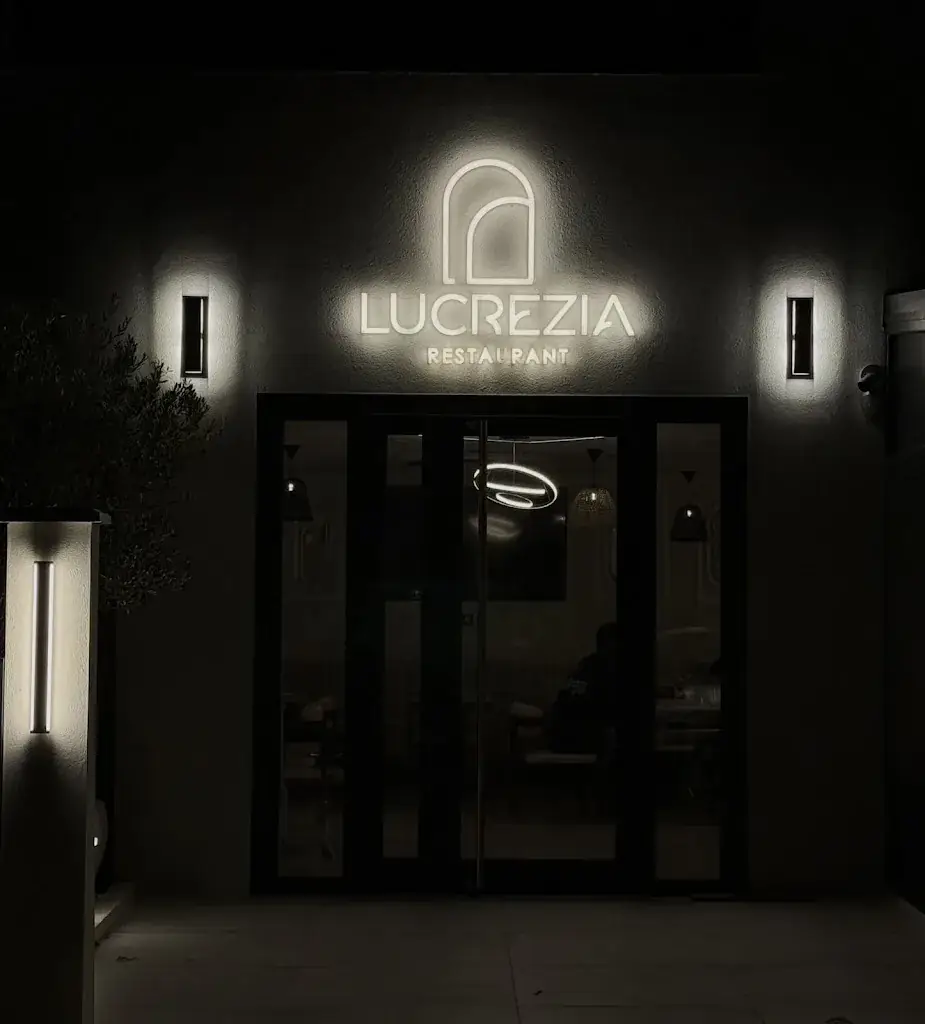 Donia El atmioui_LUCREZIA_Saint-Pierre-du-Perray_review