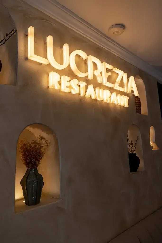 LUCREZIA_Saint-Pierre-du-Perray_slider_image_1