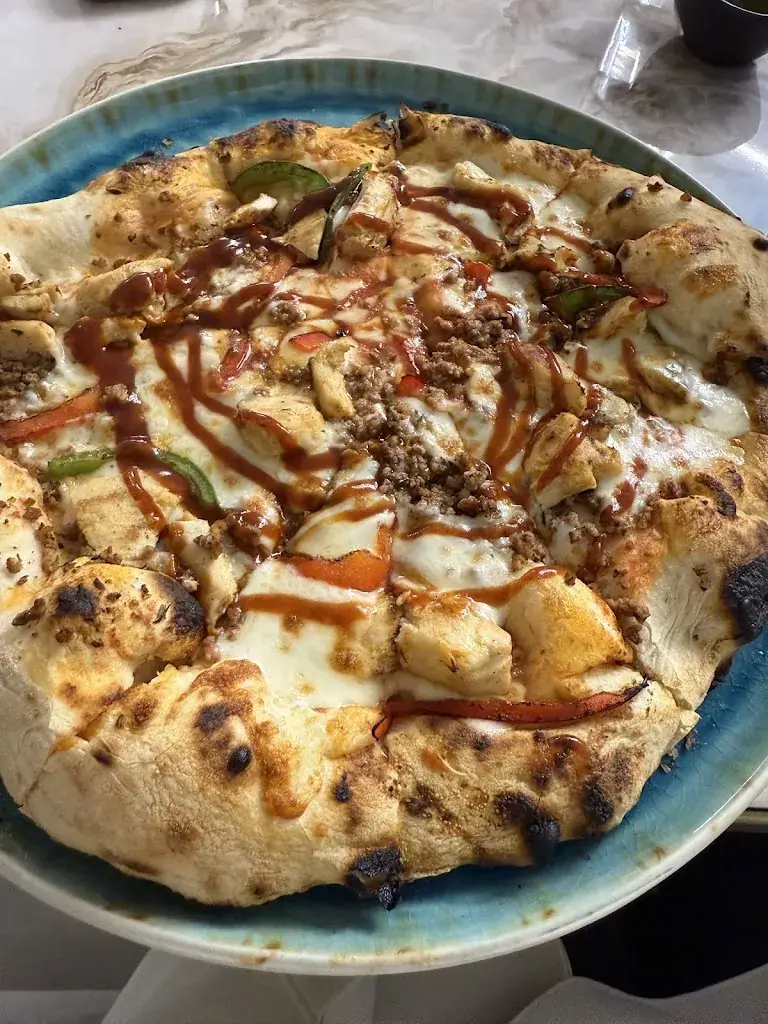 LUCREZIA_Saint-Pierre-du-Perray_slider_image_2