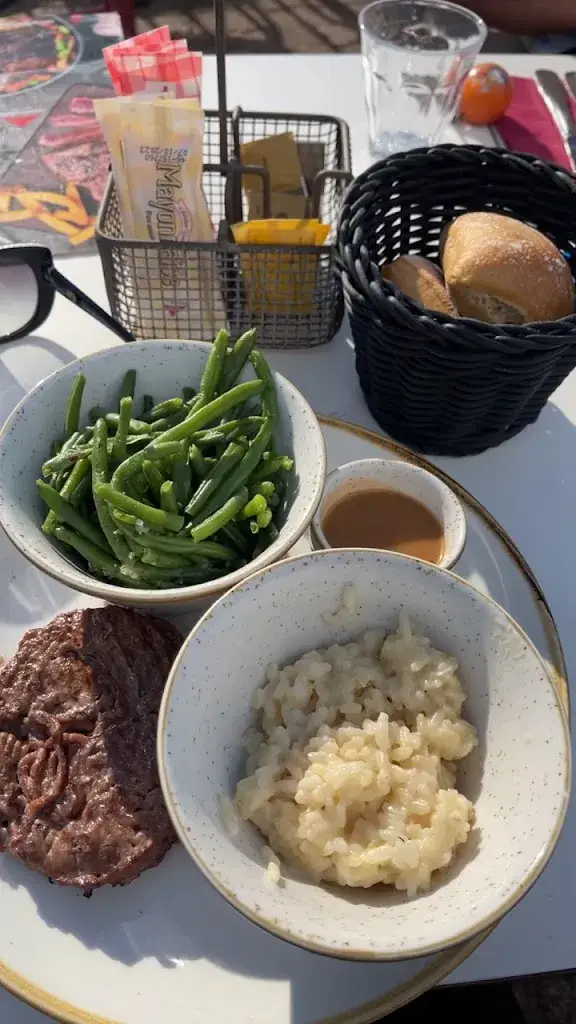 Fatima Love_Courtepaille_Rosny-sous-Bois_recensione