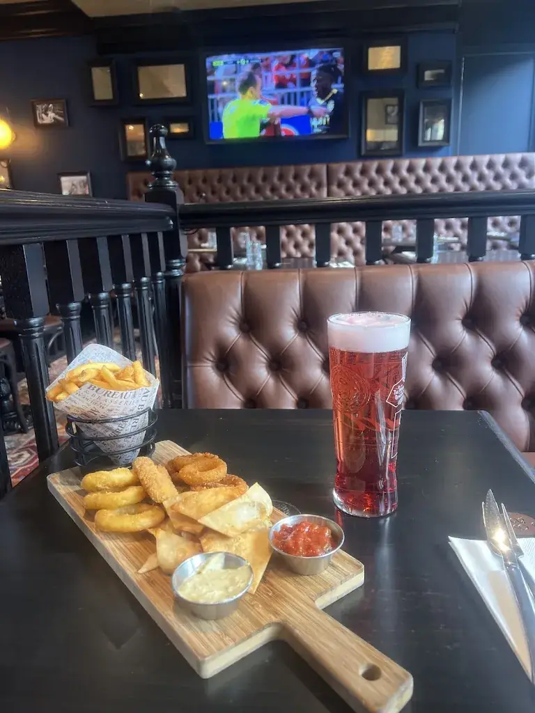 Gurcan Tunc_Au Bureau - Pub et Brasserie_Rosny-sous-Bois_recensione