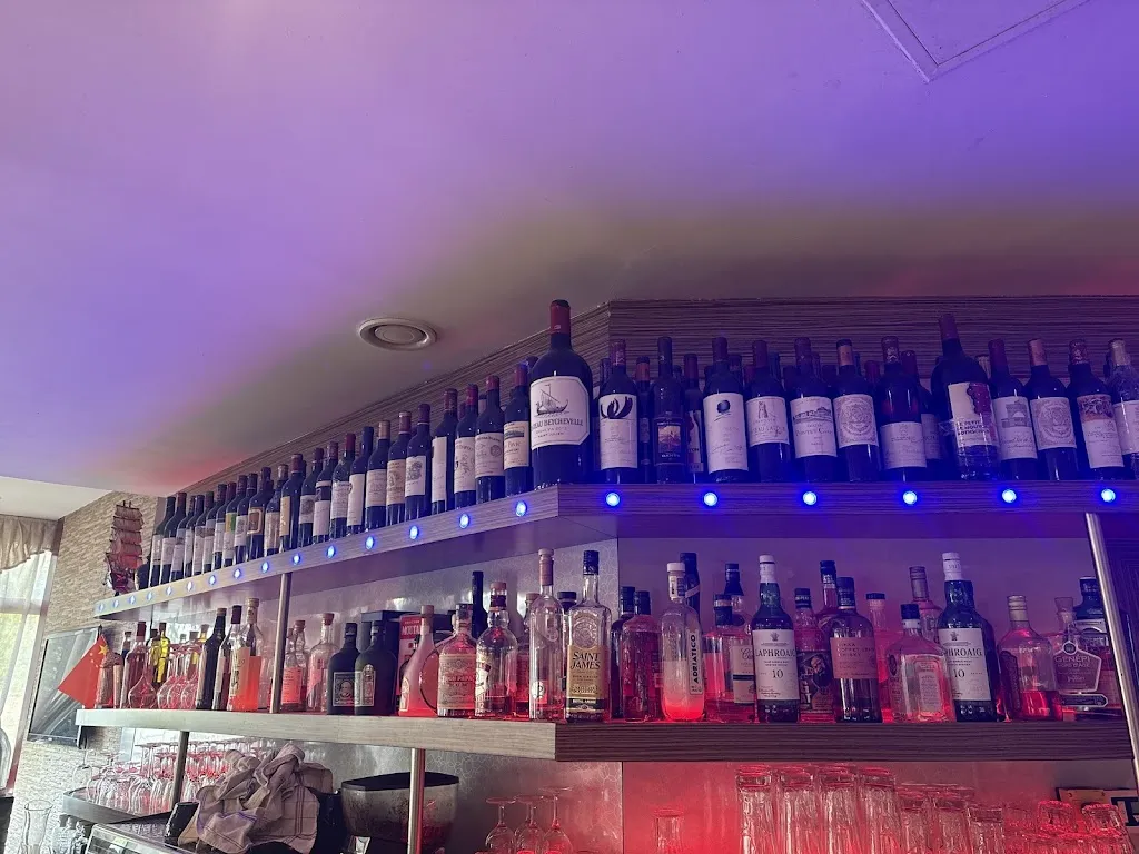 M J_Homarus_Rosny-sous-Bois_reseña