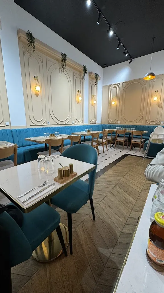 Zulyar Turganov_Izgara_Rosny-sous-Bois_Bewertung