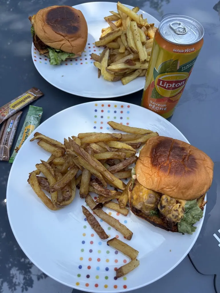 Elias Bellil_YOYO ADDICT_Rosny-sous-Bois_recensione