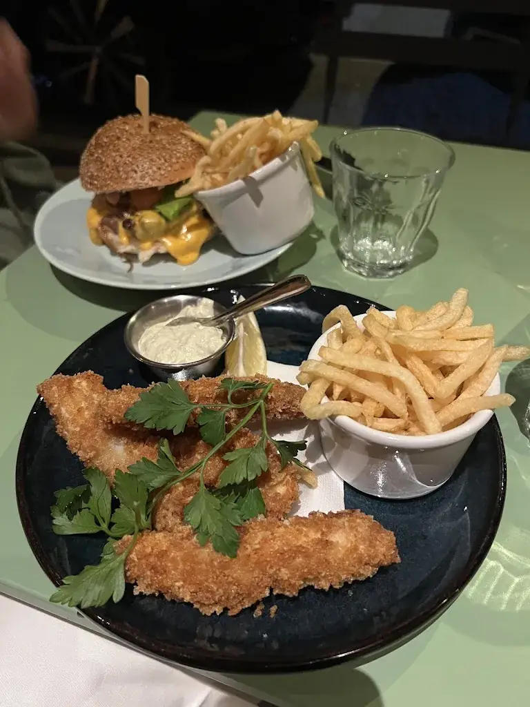 Ulyana Kh_La Cabane_Saint-Mandé_review