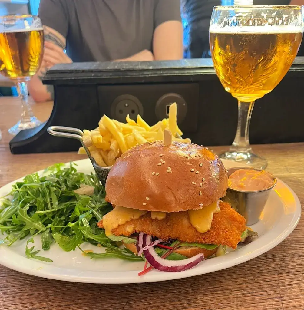 Fremde Heimat_La Fraternité_Saint-Mandé_review