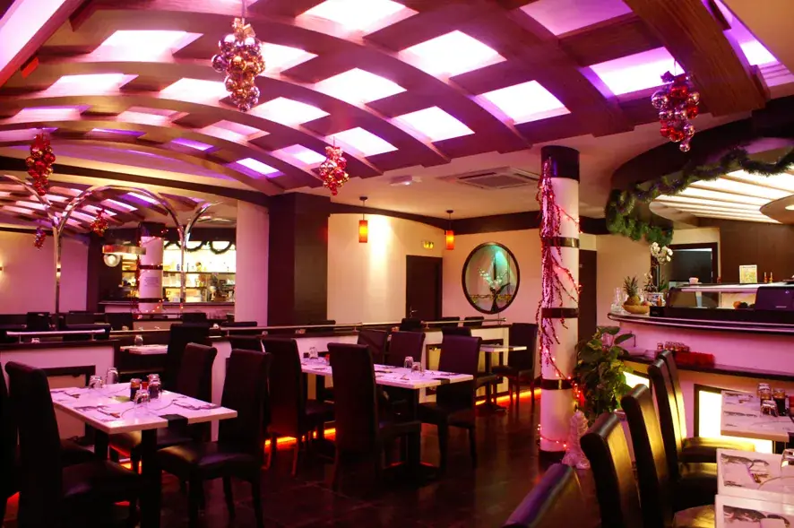 TOMO restaurant in Saint-Mandé