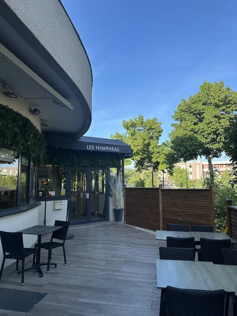 Restaurant Les Nympheas_Saint-Thibault-des-Vignes_slider_image_1