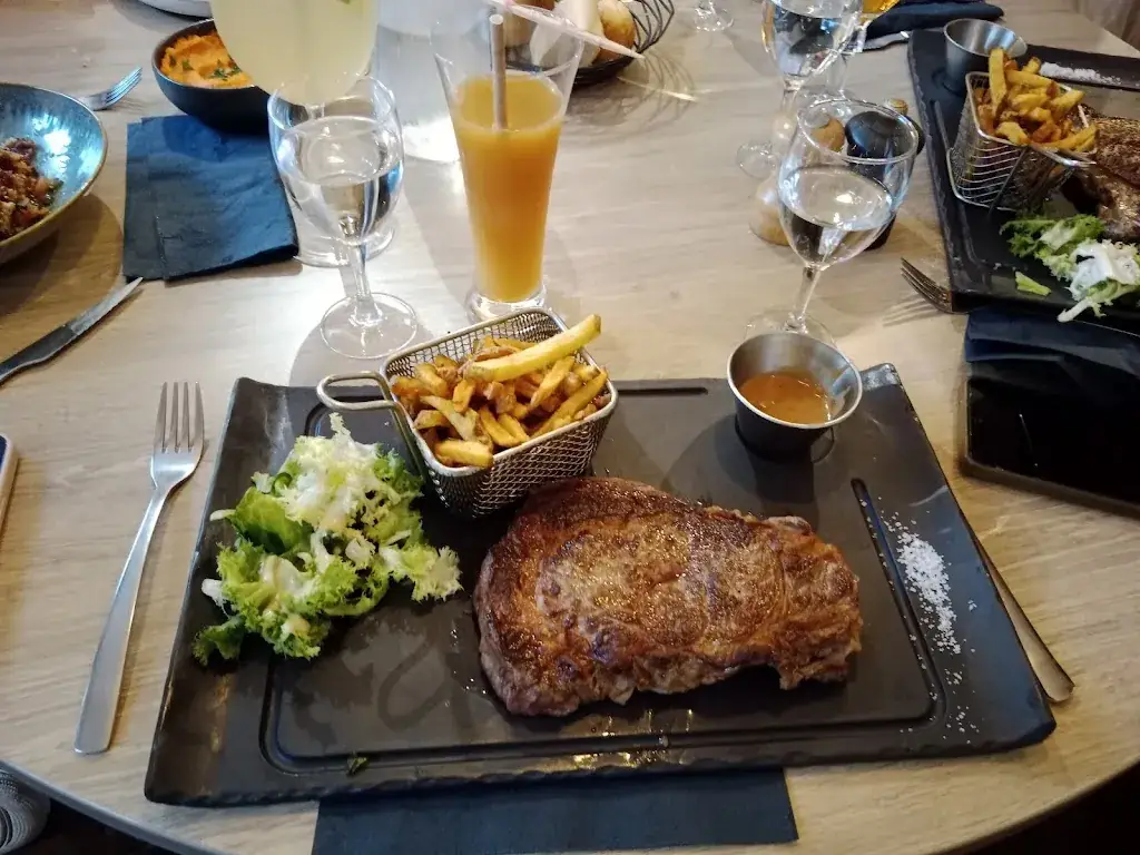 Restaurant Les Nympheas_Saint-Thibault-des-Vignes_slider_image_3