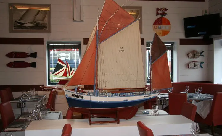 La Criée Saint Thibault des Vignes restaurant in Saint-Thibault-des-Vignes