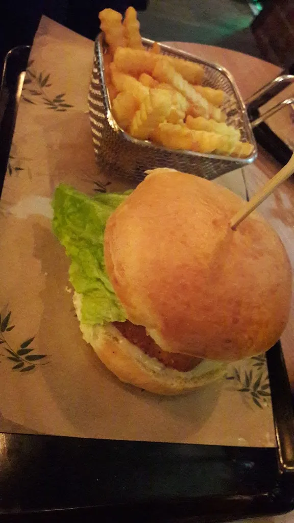 Cristina E_Up To You SQY - Bar Pub Restaurant_Montigny-le-Bretonneux_review