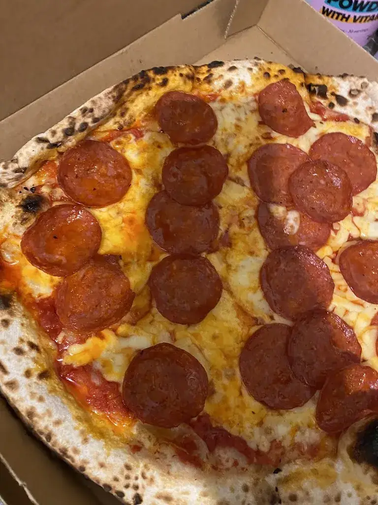 Cyprienne_Camion pizza au feu de bois- Casa Mia_Saint-Vrain_review