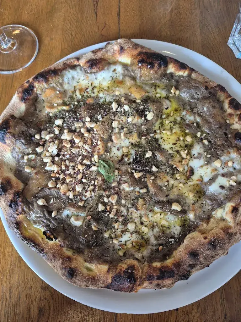 Caz Boorman_Deme_Samois-sur-Seine_review