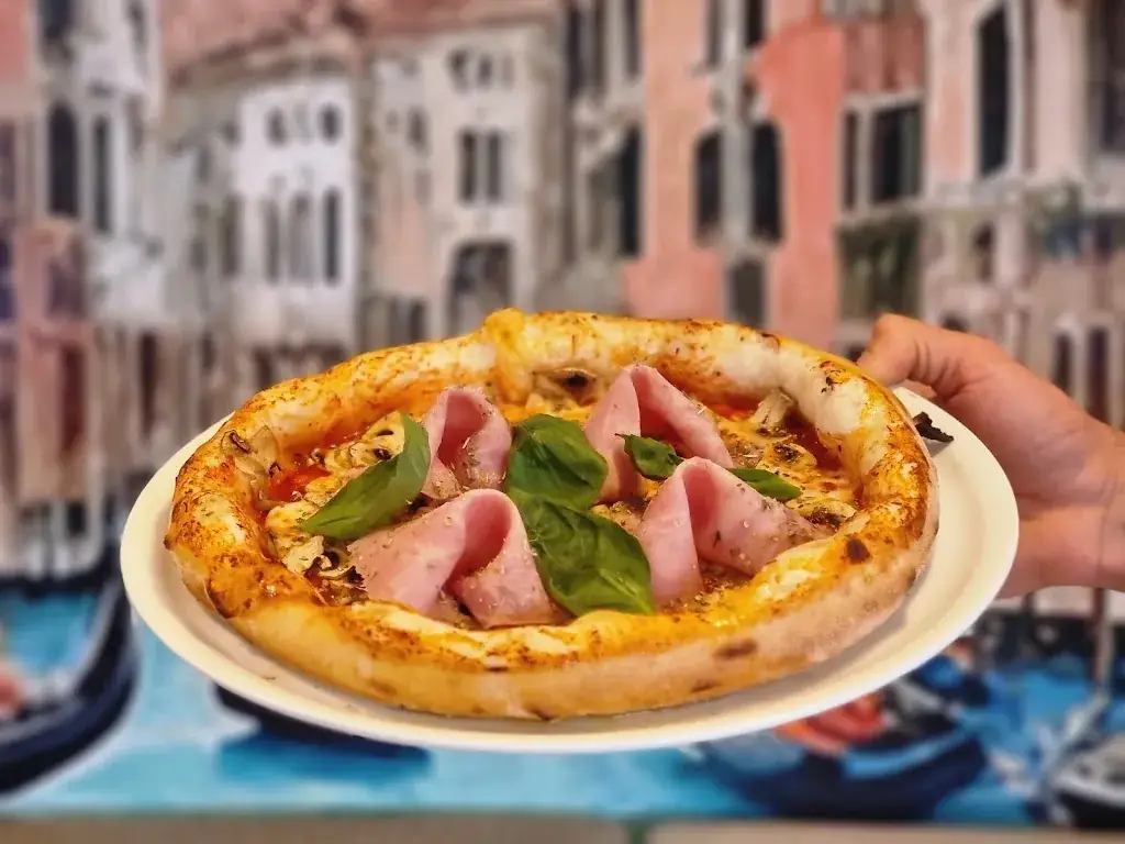 Gusti Gusto Saint Witz _Saint-Witz_slider_image_3