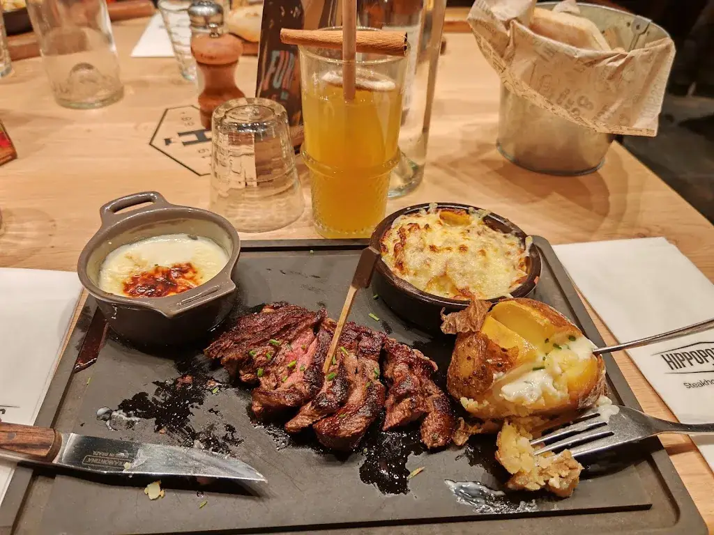 Tiban Dorel_Hippopotamus_Échirolles_recensione