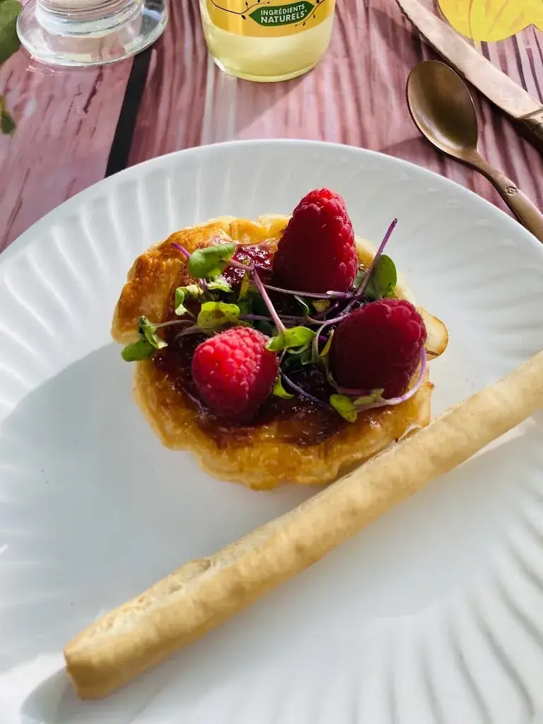 Shadi Kenan_Elodie & Paprika_Sainte-Geneviève-des-Bois_review