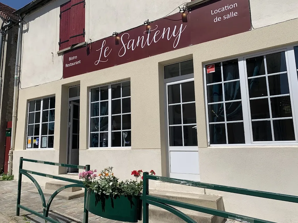 Le santeny restaurant in Santeny
