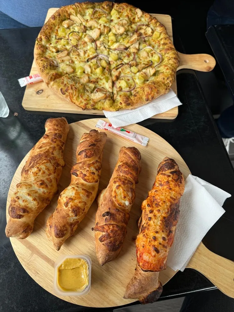 Delphine Daza_C’ma pizza Santeny_Santeny_review