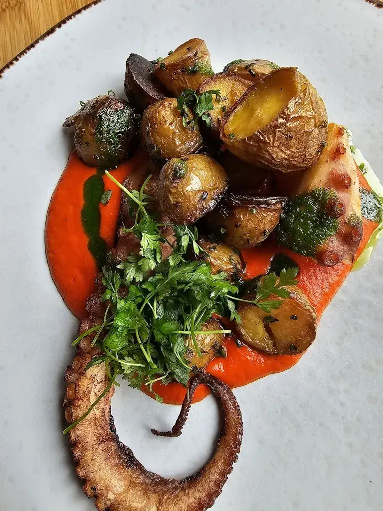 Dami Loeuf_L'Antre-Potes_Sceaux_review