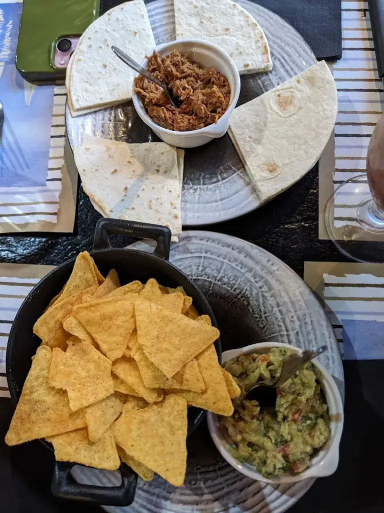 Vi Ky_Casa Barrio Latino_Échirolles_review