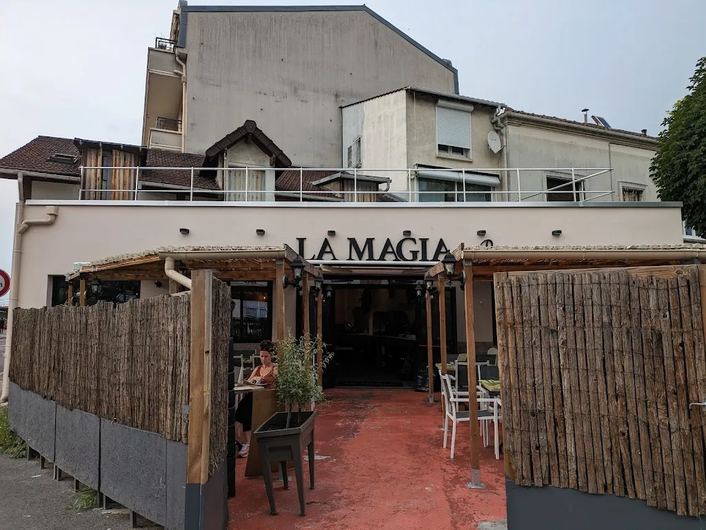 Soichiro Ochi_La Magia_Sannois_review