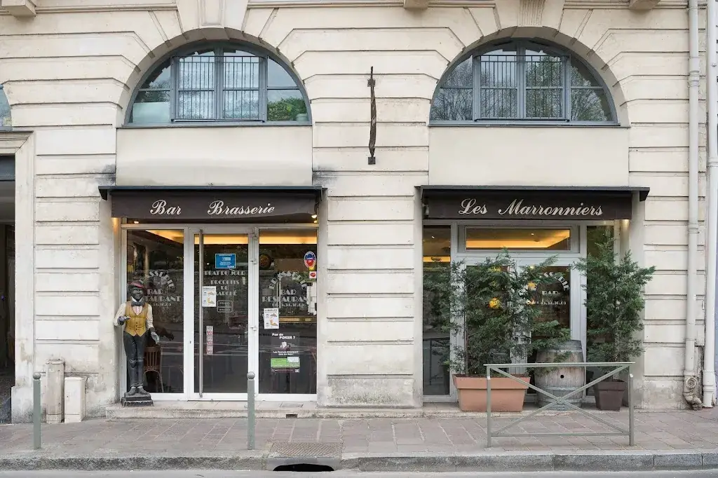 Brasserie Les Marronniers restaurant in Sèvres