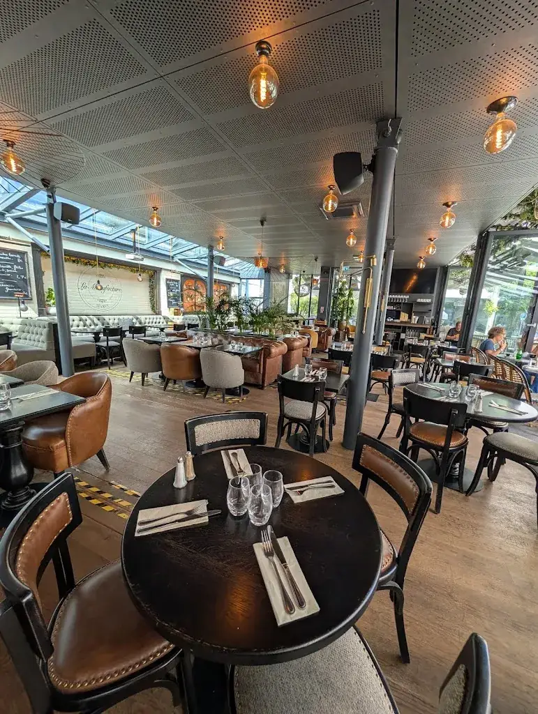 La Manufacture_Sèvres_slider_image_3