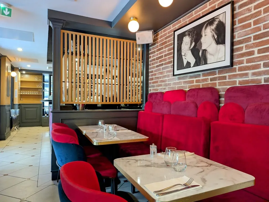 The Interpreter_Serris_slider_image_3