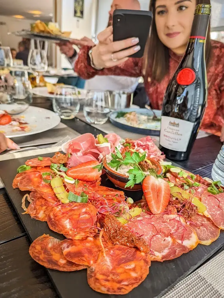 O'PETIT PAVÉ_Serris_slider_image_2