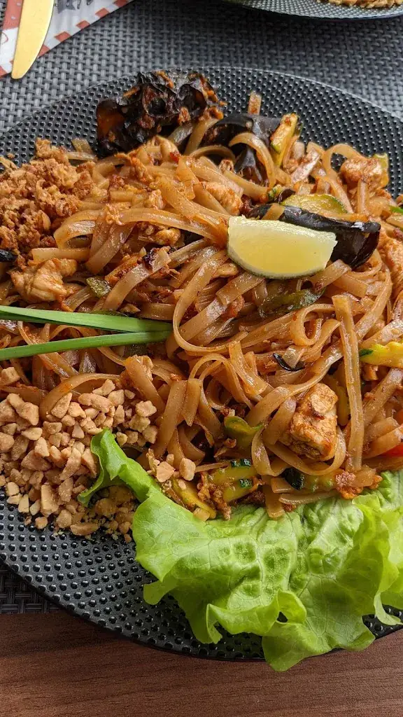 Penelope Kopala_Bangkok Factory Saint-Denis_Saint-Denis_review