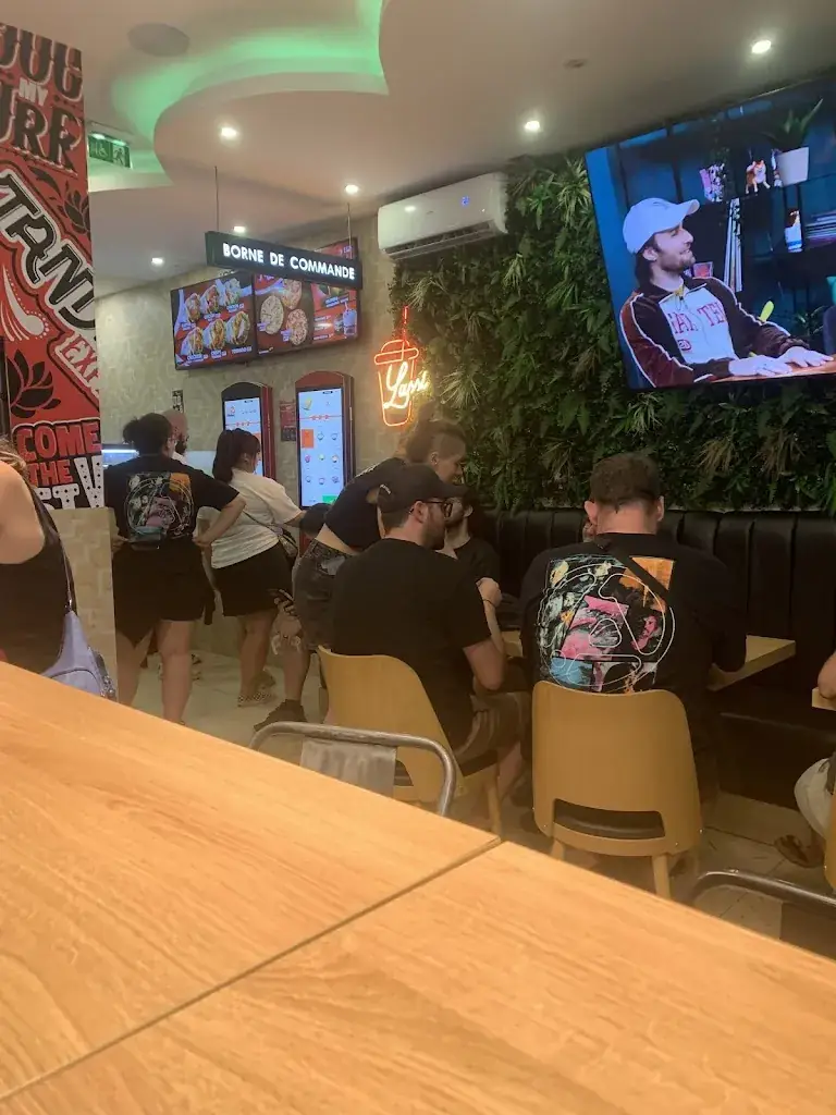 Franco Gil_CRUST - La plaine saint denis_Saint-Denis_review