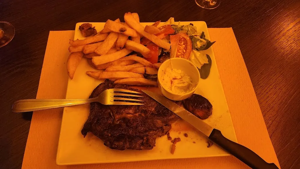 LA TABLE RONDE - Restaurant et Hotel_Saint-Denis_slider_image_2